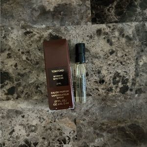 Tom Ford Myrrhe Mystere Parfum 2ml-Sample Size Fragrance Sprayer Beauty New